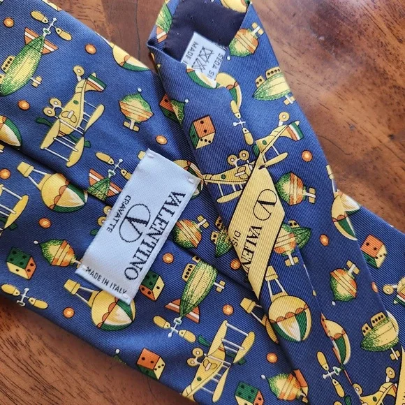 Valentino Tie - Picture 3 of 4